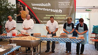 Der größte Semmelknödel der Welt entstand 2010.