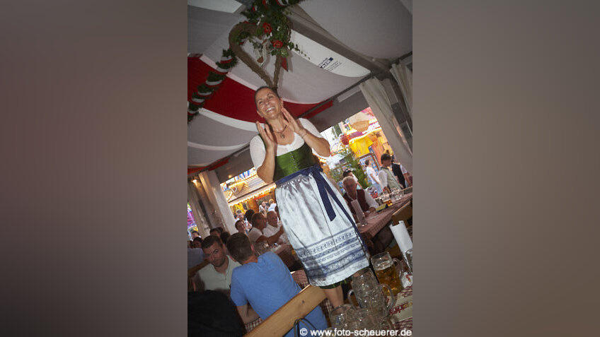 Die Partybilder vom Freitag, 15. August, aus dem Festzelt Lechner. Die Partybilder vom Freitag, 15. August, aus dem Festzelt Lechner.