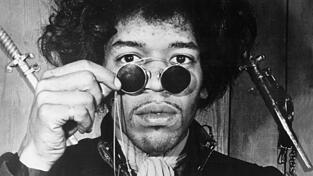 Einige wenige Jahre reichten dem Musiker Jimi Hendrix, um bis zu seinem viel zu frühen Drogentod zur Legende zu werden. Auch seinen legendären Woodstock-Auftritt absolvierte der Künstler mit links.