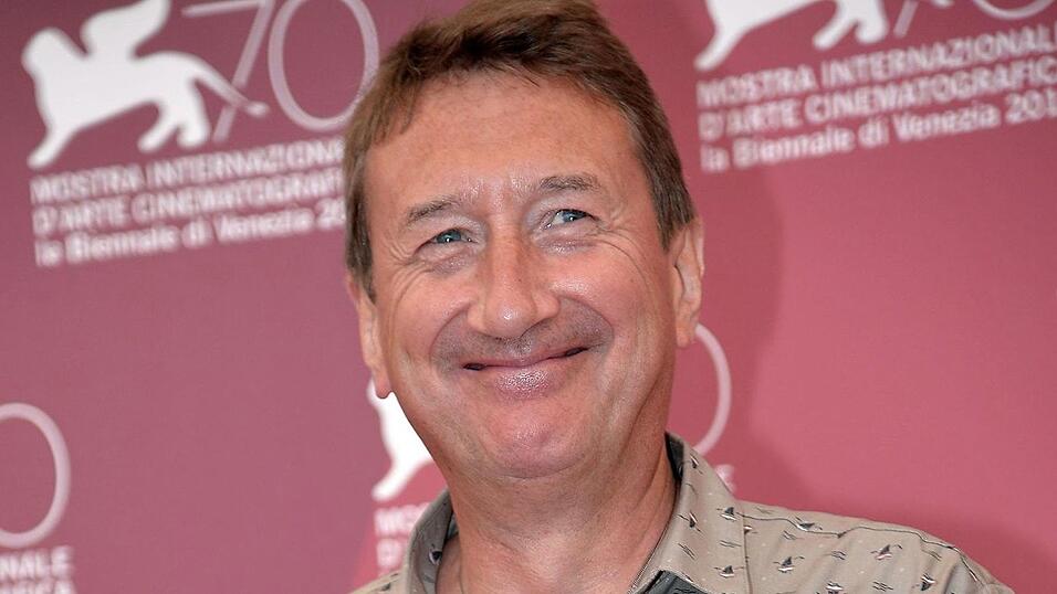Der neue James-Bond-Drehbuchautor Steven Knight ist vor allem als Schöpfer der Hitserie «Peaky Blinders» bekannt. Der neue James-Bond-Drehbuchautor Steven Knight ist vor allem als Schöpfer der Hitserie «Peaky Blinders» bekannt.