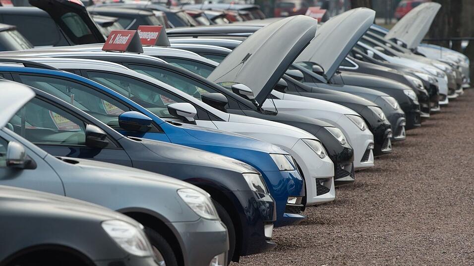 Umfrage: Die Preise für Neu- und Gebrauchtwagen liegen auf hohem Niveau. (Symbolbild) Umfrage: Die Preise für Neu- und Gebrauchtwagen liegen auf hohem Niveau. (Symbolbild)