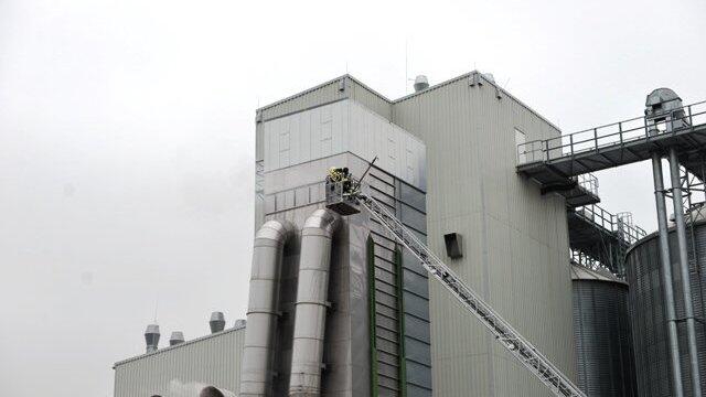 Glutnester in der Maistrocknungsanlage haben die Feuerwehr stundenlang beschäftigt.