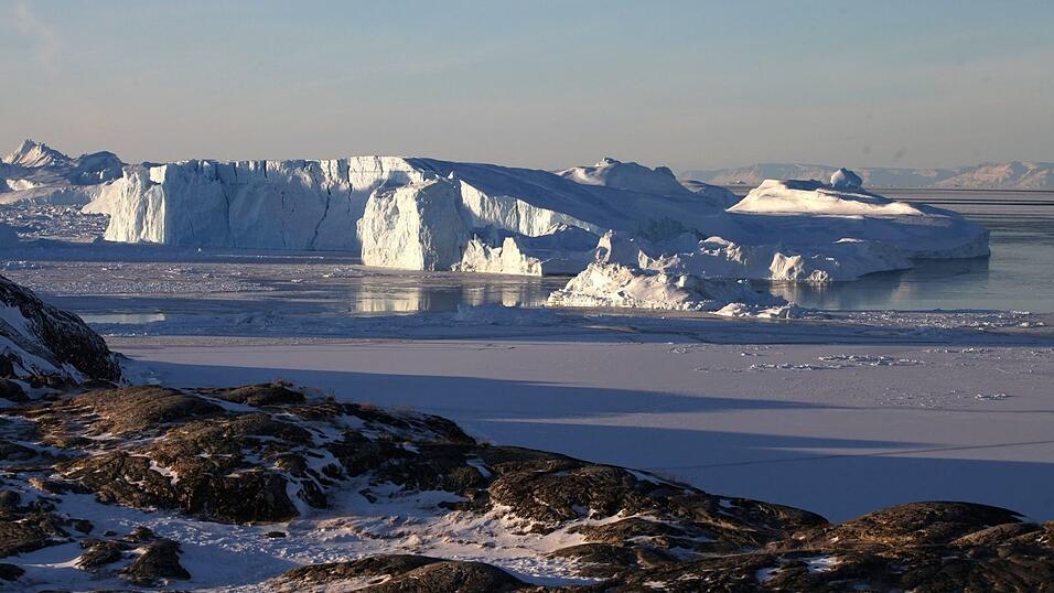 Eisberge in der N&auml;he des westgr&ouml;nl&auml;ndischen Ortes Ilulissat. Trump erhebt erneut Besitzanspr&uuml;che auf Gr&ouml;nland.