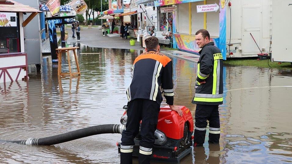 Land unter auf dem Festplatz in Wallersdorf.&nbsp;