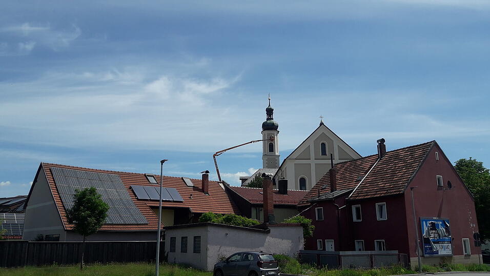 Der Steiger ist von Weitem sichtbar. Der Steiger ist von Weitem sichtbar.