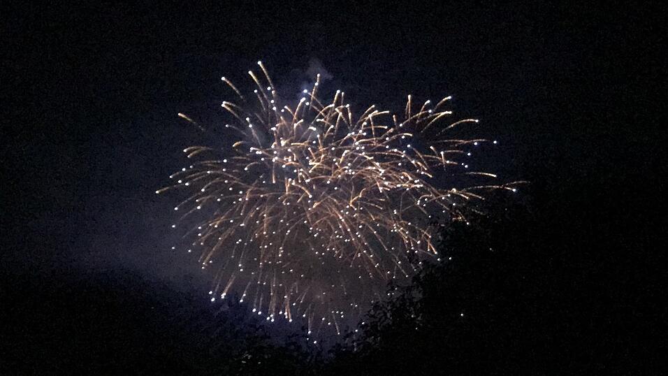 Das war das Abschlussfeuerwerk des Gäubodenvolksfestes 2019. Das war das Abschlussfeuerwerk des Gäubodenvolksfestes 2019.