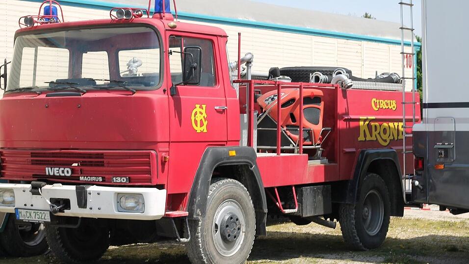 Der Circus Krone hat sogar ein eigenes Feuerwehrfahrzeug. Der Circus Krone hat sogar ein eigenes Feuerwehrfahrzeug.