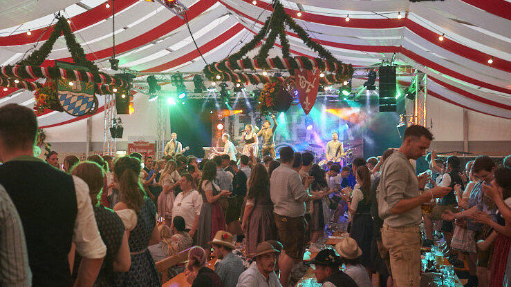 Die Partybilder vom Freitag, 16. August, aus dem Festzelt Lechner. Die Partybilder vom Freitag, 16. August, aus dem Festzelt Lechner.