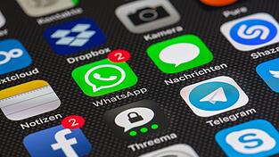 Die meisten von uns werden eine Vielzahl an Social-Media-Apps auf ihrem Smartphone installiert haben. Das kann auch zu Überforderung führen.