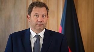 Klingbeil stellt klar, was er wirklich plant. (Archivbild) Klingbeil stellt klar, was er wirklich plant. (Archivbild)