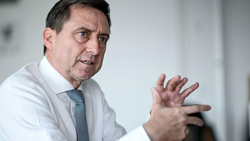 Verbandschef Oliver Blatt, der auch die Pflegekassen vertritt, warnt: «Die Hütte brennt». (Archivbild) Verbandschef Oliver Blatt, der auch die Pflegekassen vertritt, warnt: «Die Hütte brennt». (Archivbild)