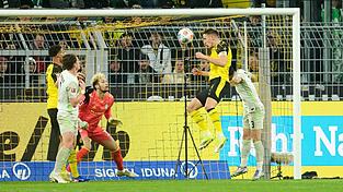 Nico Schlotterbeck brachte den BVB früh in Führung. Nico Schlotterbeck brachte den BVB früh in Führung.