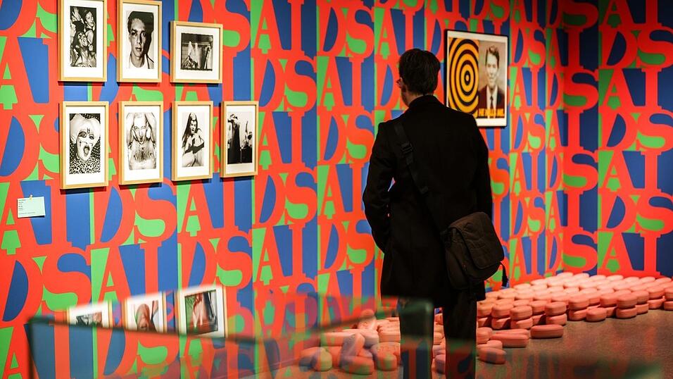 Eine umfangreiche Ausstellung in der Bundeskunsthalle erz&auml;hlt die Geschichte der Sexarbeit.