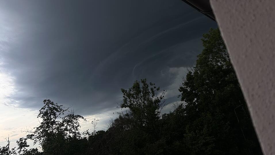 Gewitterwolken türmten sich in Deggendorf.