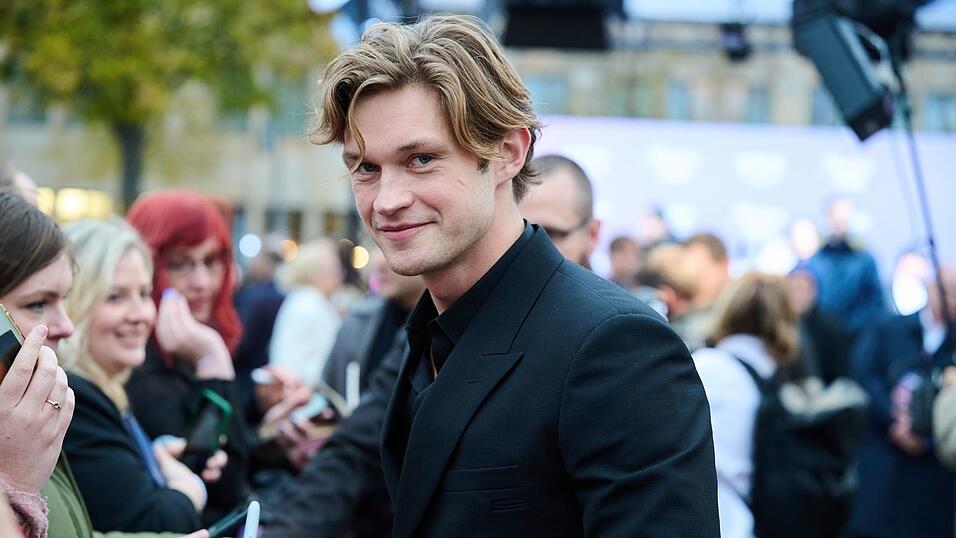 Damian Hardung spielt den Schulschwarm James Beaufort. (Archivbild) Damian Hardung spielt den Schulschwarm James Beaufort. (Archivbild)