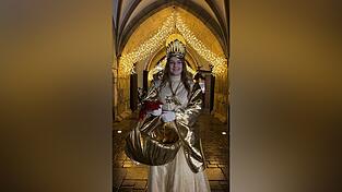Das Straubinger Christkind Svenja Fröschl ist in der Adventszeit häufig im Einsatz.
