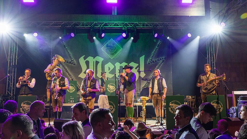 Die Partybilder vom Sonntag, 16. August, aus dem Festzelt Weckmann. Die Partybilder vom Sonntag, 16. August, aus dem Festzelt Weckmann.