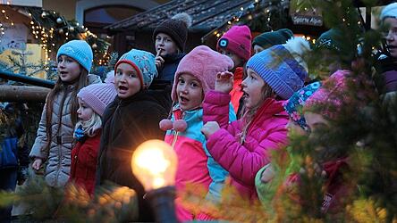 Am Sonntag hatte der Kinderchor seinen Auftritt.
