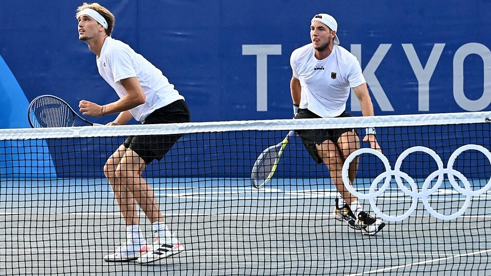 Alexander Zverev (l.) und Jan-Lennard Struff erreichen das Olympia-Viertelfinale. Alexander Zverev (l.) und Jan-Lennard Struff erreichen das Olympia-Viertelfinale.
