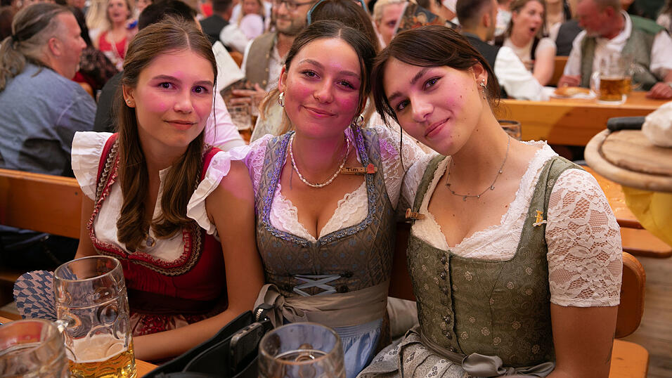 Die Partybilder vom Samstag, 9. August, aus dem Festzelt Nothaft. Die Partybilder vom Samstag, 9. August, aus dem Festzelt Nothaft.