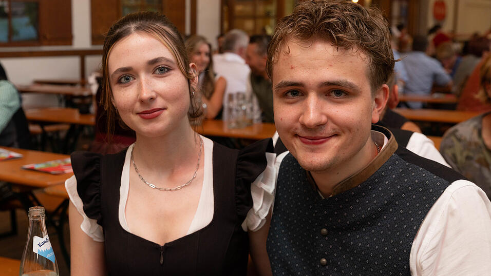 Die Partybilder vom Montag, 10. August, aus dem Festzelt Greindl. Die Partybilder vom Montag, 10. August, aus dem Festzelt Greindl.