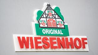 Vegetarische Würste von Wiesenhof sind wegen einer Verunreinigung zurückgerufen worden. (Archivbild)