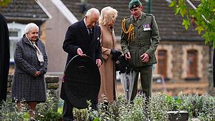 König Charles III. und Königin Camilla gedenken der verheerenden Katastrophe von Aberfan. König Charles III. und Königin Camilla gedenken der verheerenden Katastrophe von Aberfan.