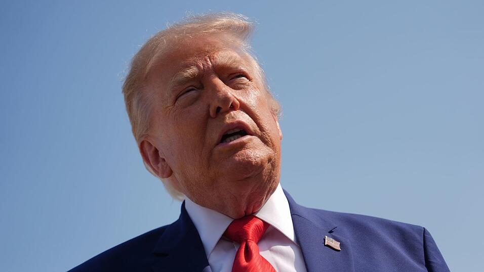 US-Pr&auml;sident Donald Trump pausierte die Angriffe im Iran nach eigenen Angaben auf Bitten der Vermittlerl&auml;nder. (Archivbild)