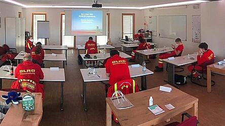 Theorie im Ausbildungszentrum der DLRG Regensburg.