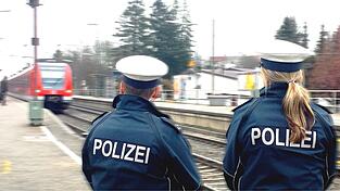Am Sonntagabend soll eine 29-J&auml;hrige in einem Zug von M&uuml;nchen nach Freising sexuell bel&auml;stigt worden sein. (Symbolfoto)