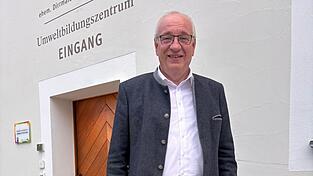 Bezirkstagspräsident Franz Löffler feierte am 10. September den 65. Geburtstag. Vom Ruhestand ist er aber meilenweit entfernt. Bezirkstagspräsident Franz Löffler feierte am 10. September den 65. Geburtstag. Vom Ruhestand ist er aber meilenweit entfernt.