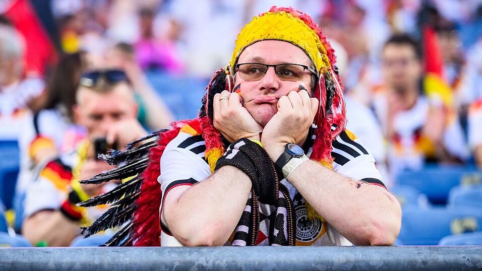 Nach dem WM-Aus k&ouml;nnte die miese Stimmung im Fu&szlig;ball auch auf andere Bereiche &uuml;bergreifen.