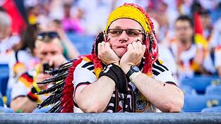 Nach dem WM-Aus k&ouml;nnte die miese Stimmung im Fu&szlig;ball auch auf andere Bereiche &uuml;bergreifen.