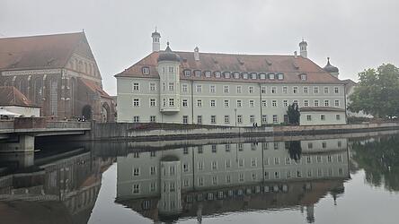 Das Heilig-Geist-Spital wird in sieben Abschnitten saniert: Los geht es mit dem sogenannten Längsbau an der Ländgasse, dann folgen der Ländflügel, der Altstadtflügel, der Isarflügel und der Gartenflügel. Das Heilig-Geist-Spital wird in sieben Abschnitten saniert: Los geht es mit dem sogenannten Längsbau an der Ländgasse, dann folgen der Ländflügel, der Altstadtflügel, der Isarflügel und der Gartenflügel.