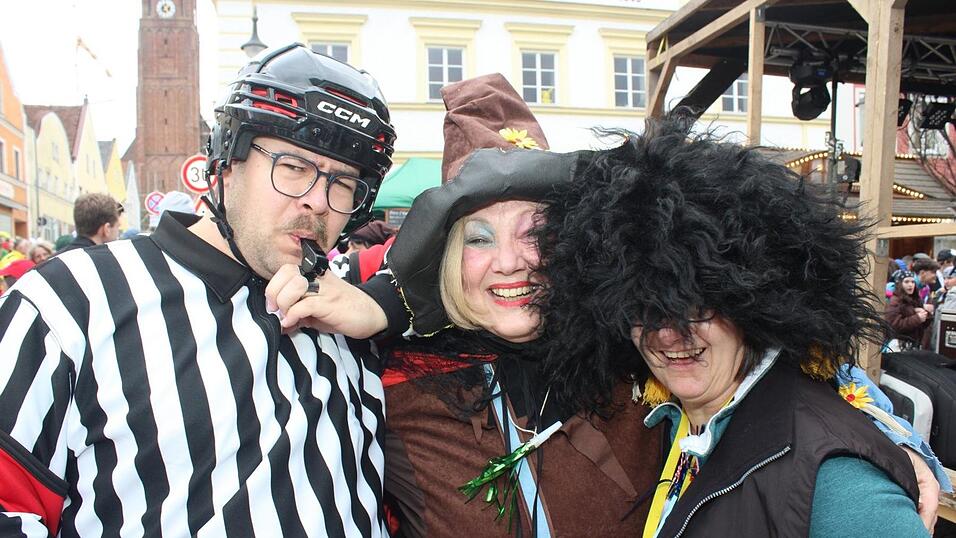 Beste Stimmung herrschte beim Rosenmontagszug in Geisenhausen.