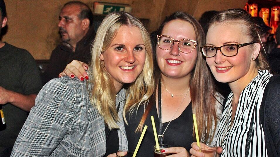 Von wegen Herbsttristesse! Im Beatschuppen in Landshut ging es am gestrigen Freitag wie gewohnt hoch her.