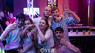 Auch am zweiten Volksfestfreitag schauten viele Gäste im Overtime vorbei. Auch am zweiten Volksfestfreitag schauten viele Gäste im Overtime vorbei.