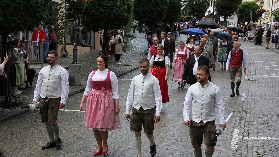Das war der Bierzelteinzug beim Bad Kötztinger Pfingstvolksfest 2025. Das war der Bierzelteinzug beim Bad Kötztinger Pfingstvolksfest 2025.