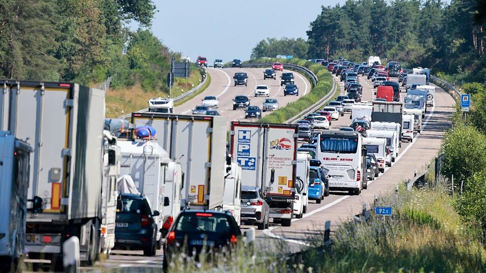 Der Verkehr in Deutschland wird dichter. (Foto:Archiv) Der Verkehr in Deutschland wird dichter. (Foto:Archiv)