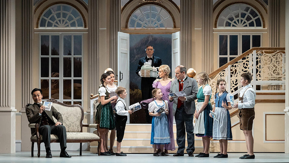 Szene aus 'Sound of Music'. Clou f&uuml;rs Publikum sind nat&uuml;rlich die sieben Kinder.