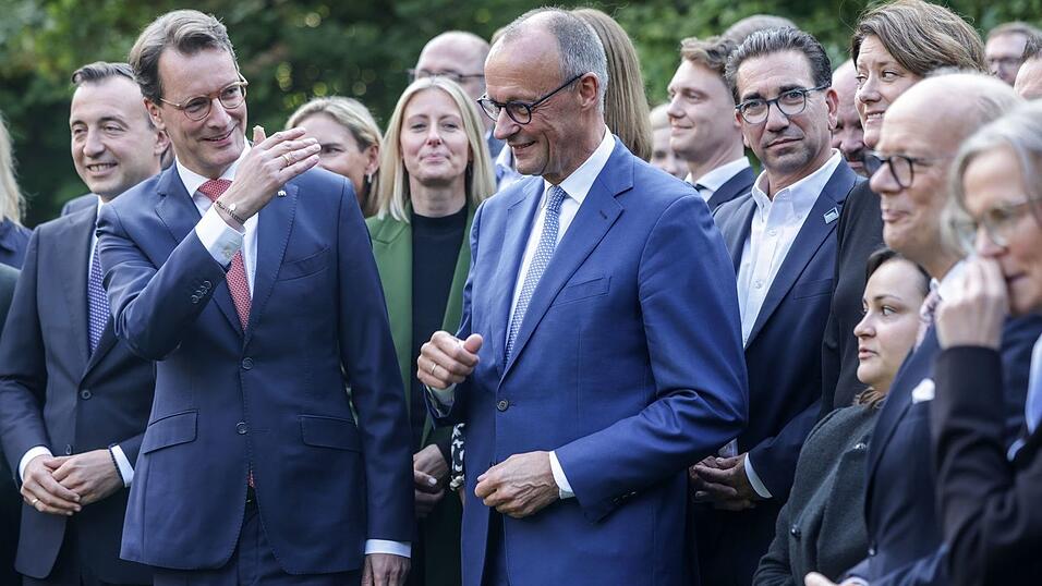 Bundeskanzler Friedrich Merz (CDU) hat die Wahlerfolge der CDU bei den Kommunalwahlen in NRW gelobt.
