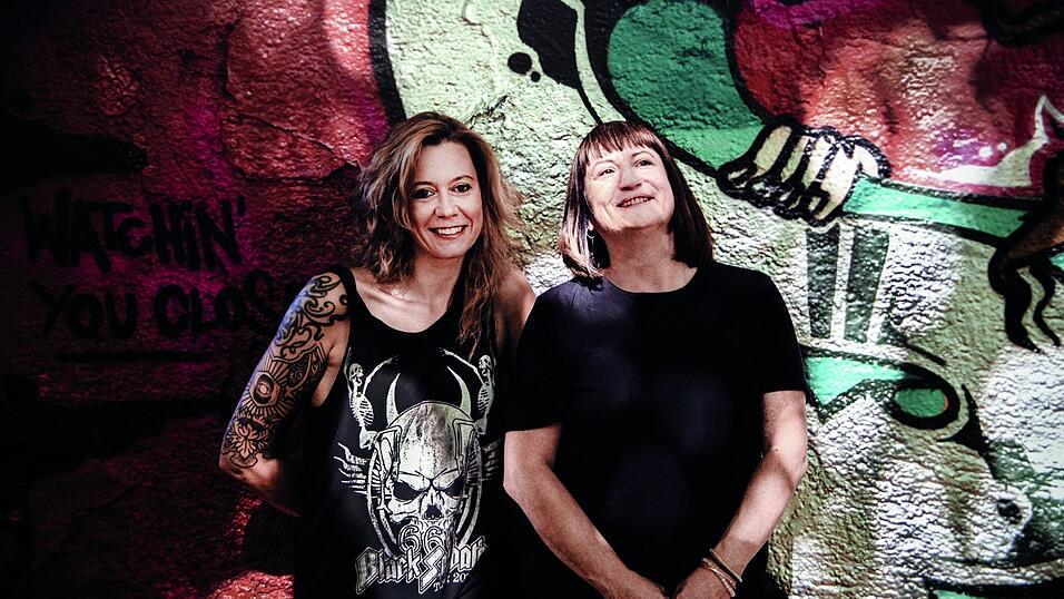 Stephanie Schaidhammer (links) und Solveigh Weber sind die K&ouml;pfe hinter dem &bdquo;Urknall&ldquo;-Pop-Up im ehemaligen Kulmens.