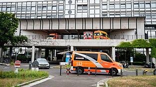 Nach dem Tod eines Patienten in einer Berliner Klinik ermittelt eine Mordkommission. Nach dem Tod eines Patienten in einer Berliner Klinik ermittelt eine Mordkommission.
