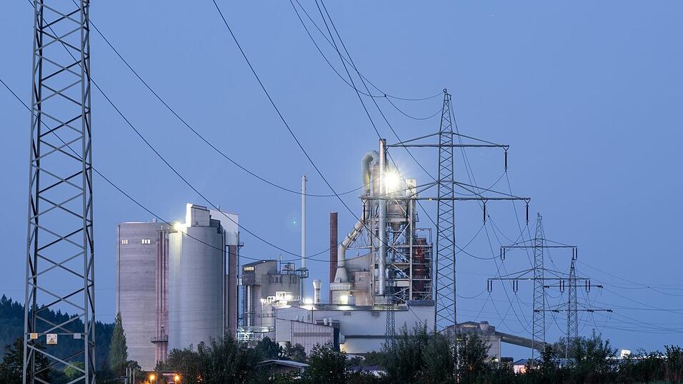 Zementwerke brauchen viel Strom. (Archivbild)