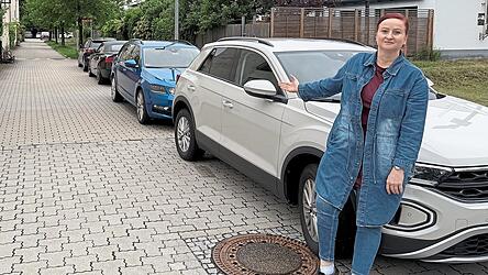 Wegen der angespannten Lage w&uuml;rden sogar Spielstra&szlig;en zum Parken genutzt, sagt Kerstin Heyne.