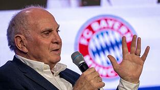 F&uuml;r Uli Hoene&szlig; spielen bei der WM 2026 zu viele Teams um den Titel. (Archivbild)
