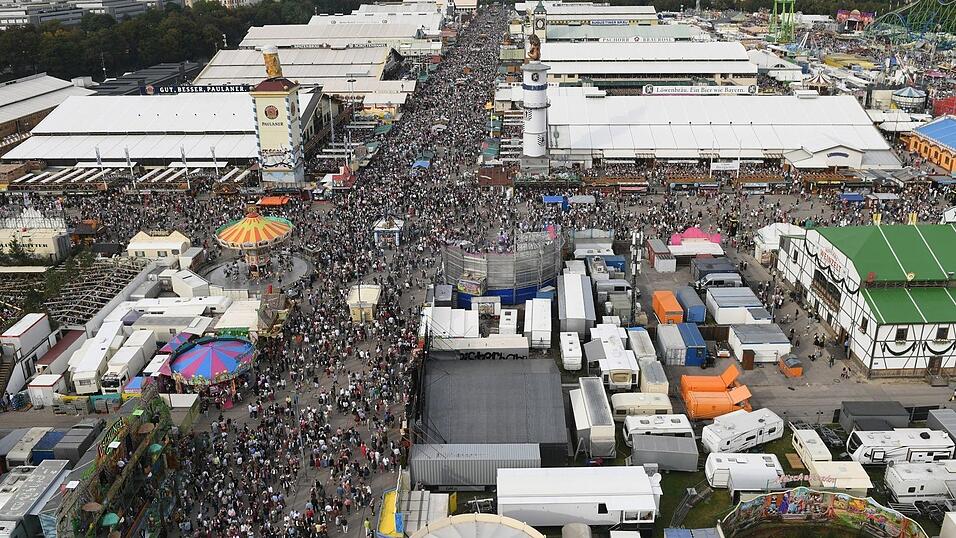 Der Wirt hatte die Vergabepraxis für die Wiesn-Zelte angegriffen. (Archiv) Der Wirt hatte die Vergabepraxis für die Wiesn-Zelte angegriffen. (Archiv)