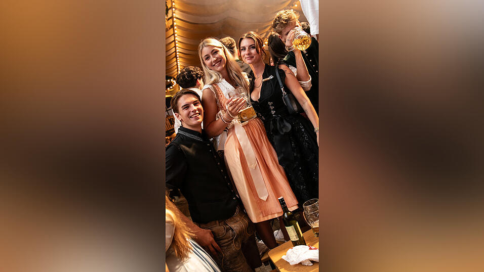 Die Partybilder vom Montag, 18. August, aus dem Festzelt Nothaft. Die Partybilder vom Montag, 18. August, aus dem Festzelt Nothaft.