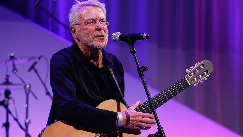 Reinhard Mey ist in der Klage der Gema mit dem Text von «Über den Wolken» vertreten. (Archivbild)
