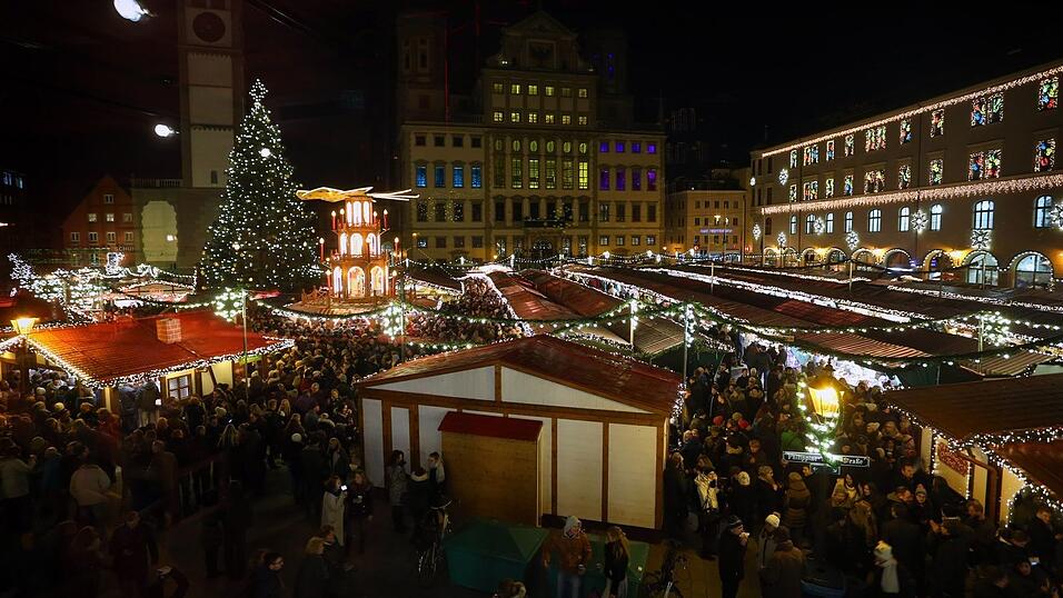Der Christkindlesmarkt in Augsburg wird in diesem Jahr erstmals per Video &uuml;berwacht. (Archivbild)